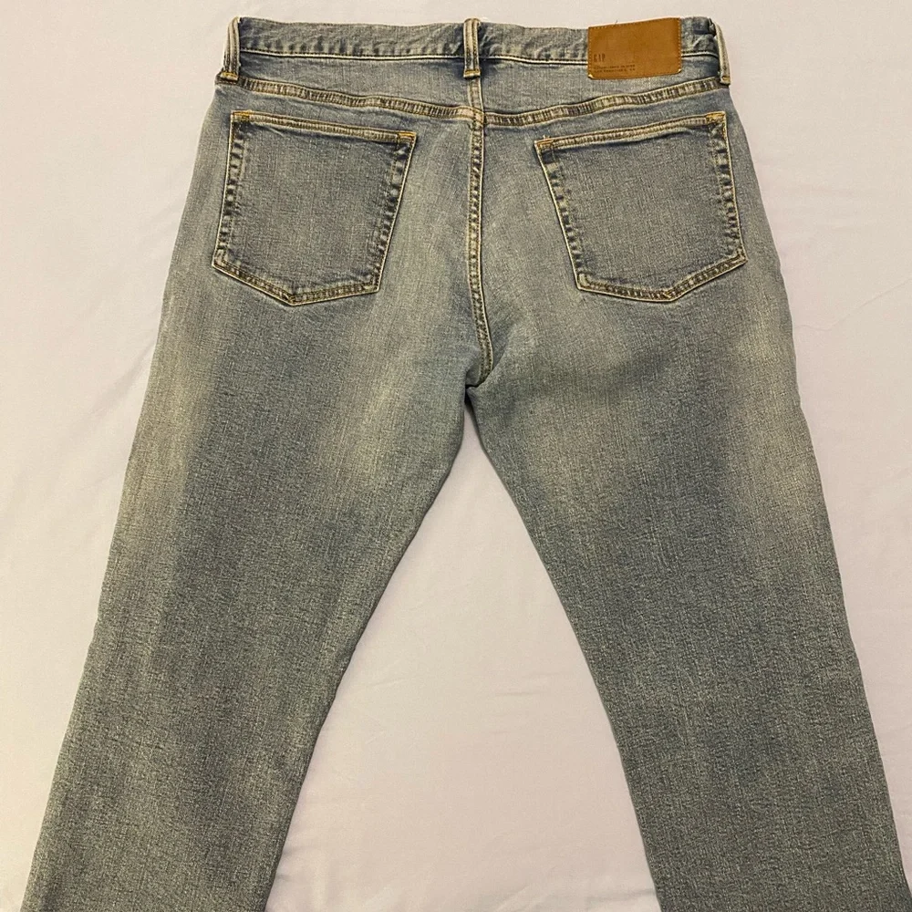 GAP Men’s Slim Jeans 34/36 Light Wash - Picture 8 of 10